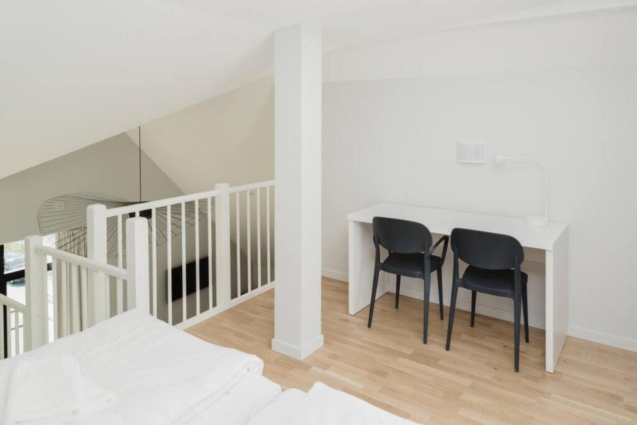 All In One Loft With Balcony And Free Parking Лидинго Экстерьер фото